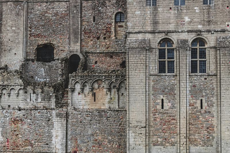 File:Castle walls.jpg